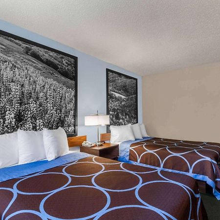 Super 8 By Wyndham East Stroudsburg - Poconos Hotel Exterior photo
