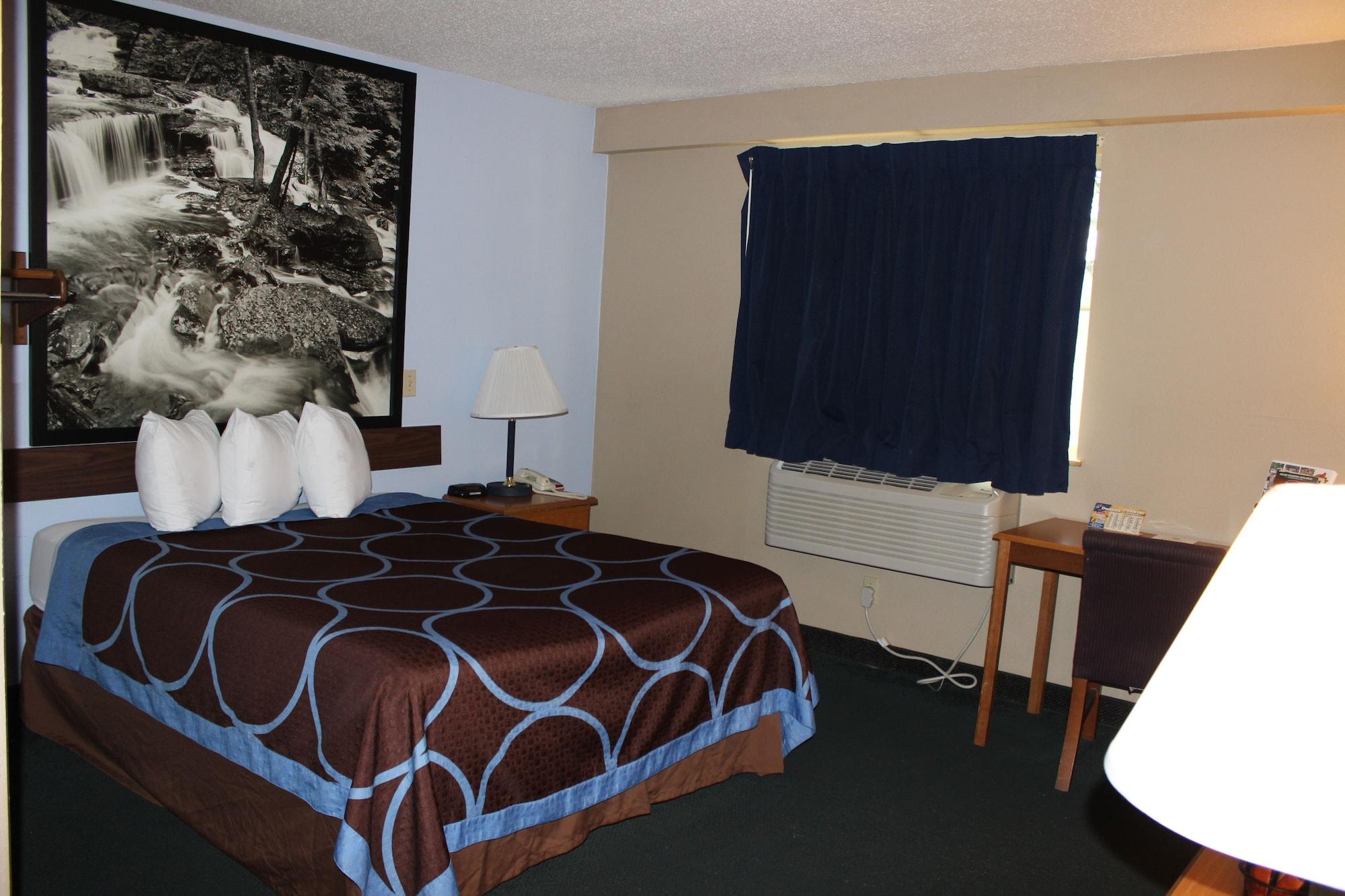 Super 8 By Wyndham East Stroudsburg - Poconos Hotel Exterior photo