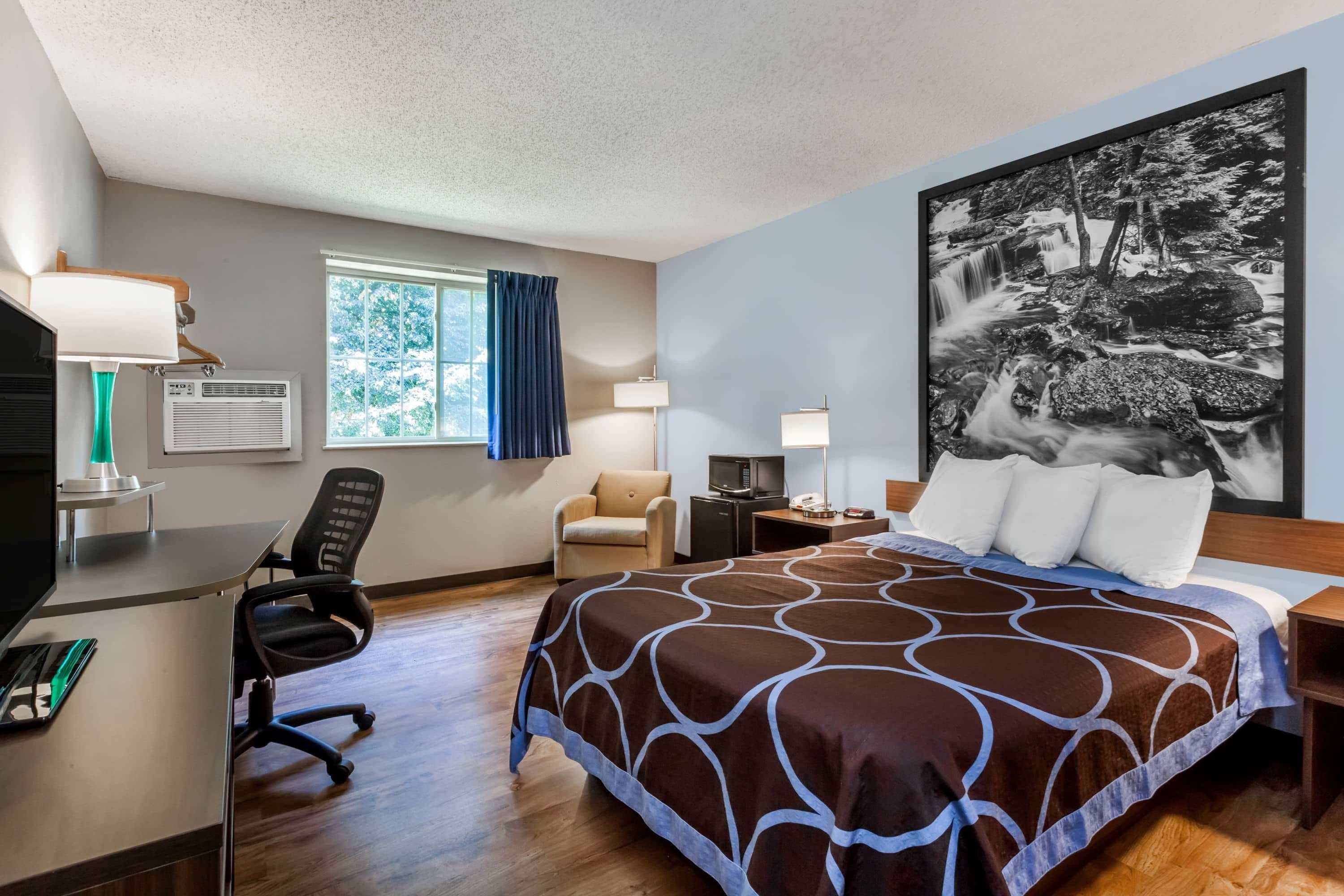 Super 8 By Wyndham East Stroudsburg - Poconos Hotel Exterior photo
