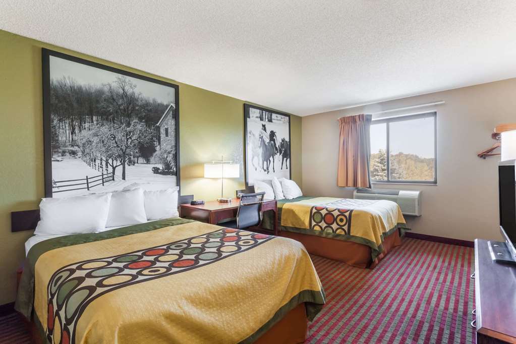 Super 8 By Wyndham East Stroudsburg - Poconos Hotel Room photo
